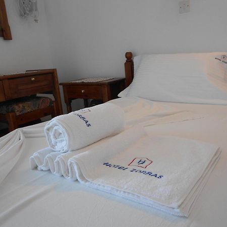 פיתגוריו Zorbas Hotel חדר תמונה