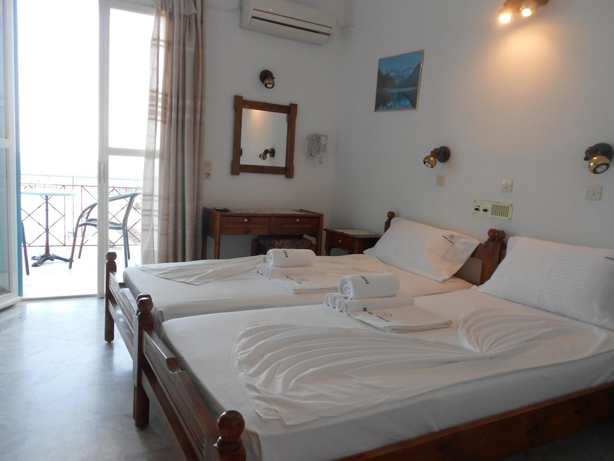 פיתגוריו Zorbas Hotel חדר תמונה