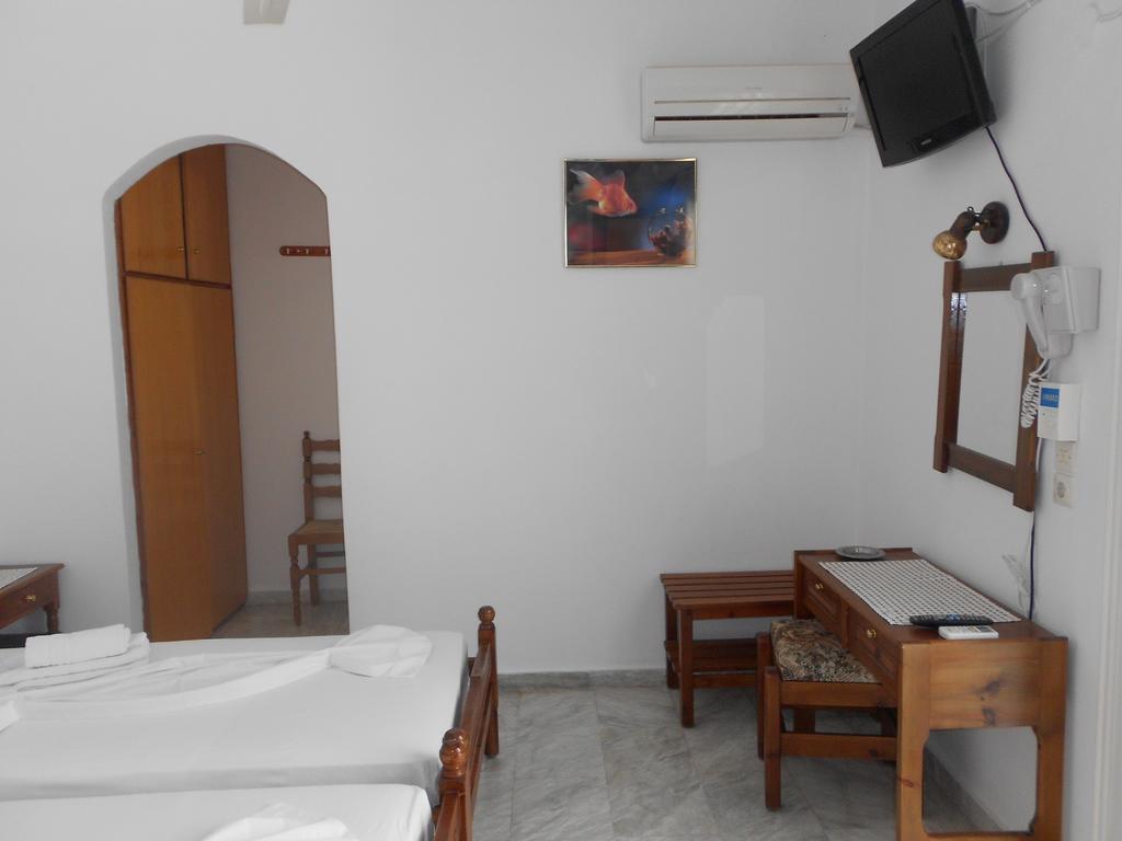 פיתגוריו Zorbas Hotel חדר תמונה